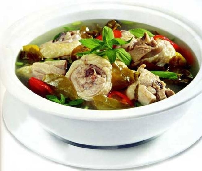 lẩu gà lá giang