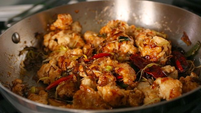 chiên chân gà với nước mắm