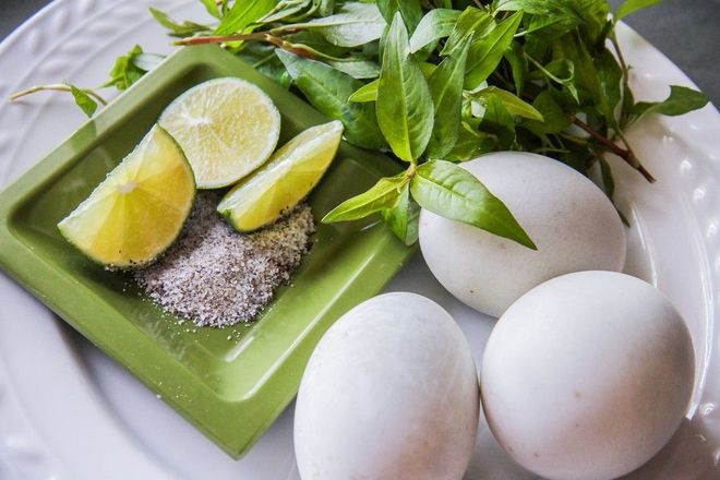 hột vịt lộn luộc