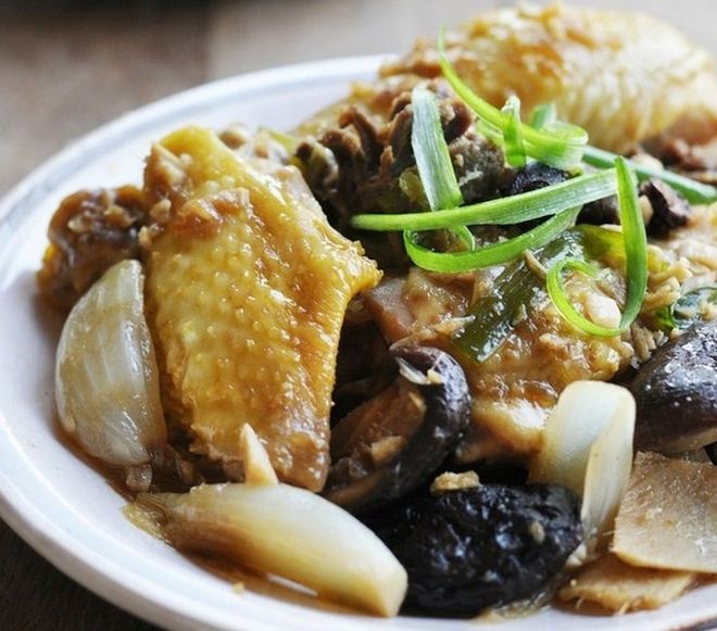 gà và nấm