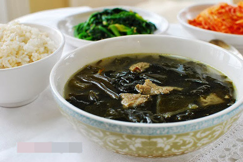 canh rong biển thịt bò hấp dẫn