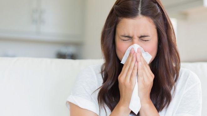 bịt mũi sẽ hạn chế máu chảy ra