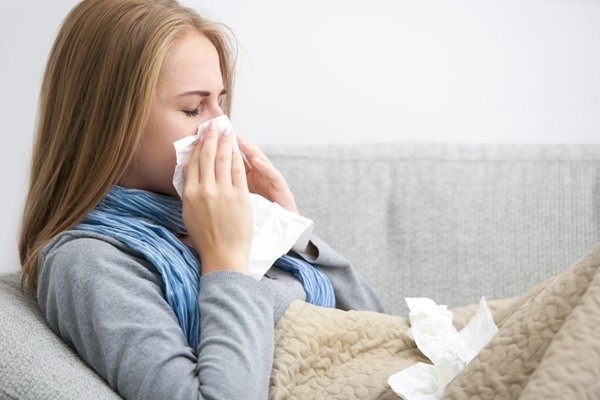 mẹ bị ốm do cảm sổ mũi