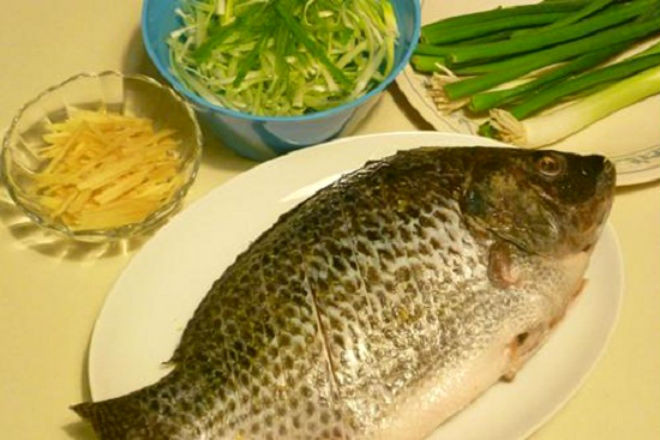 nguyên liệu hấp cá rô phi với xì dầu
