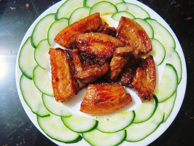 thịt lợn rán
