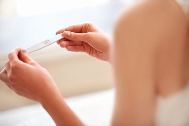 bạn có thể sử dụng que thử rụng trứng để xác định.
