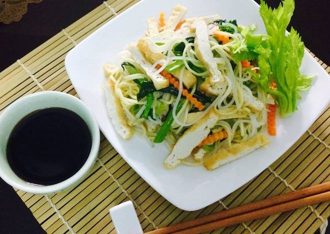 bún gạo khô xào chay