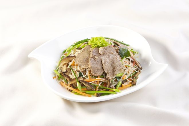 bún gạo khô xào thịt