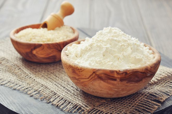 bột cám gạo làm bằng tay