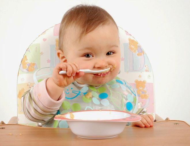 trông trẻ dưới 1 tuổi