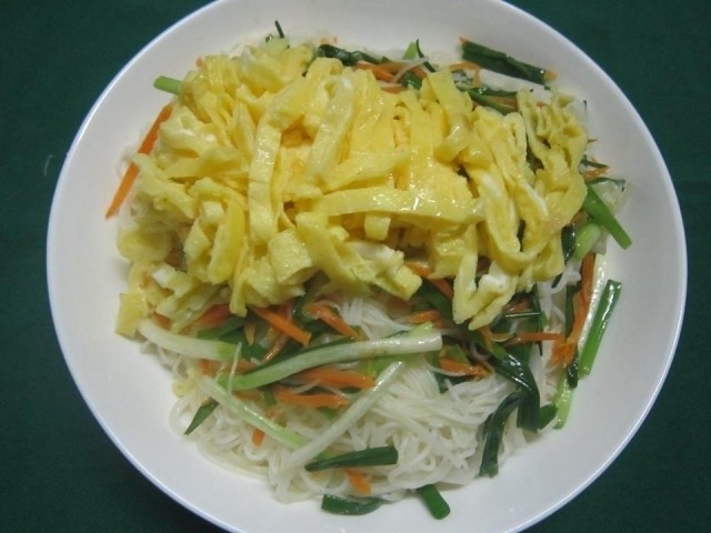 bún khô xào trứng