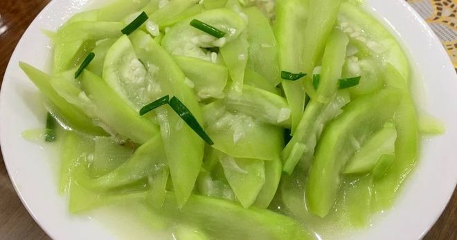 bầu xào tỏi