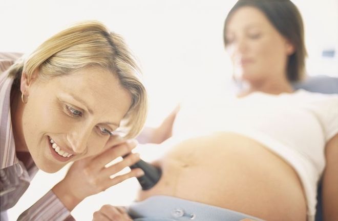 Cân đối chi phí khám thai và các xét nghiệm cần thiết