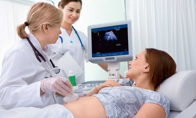 Hãy lên lịch hẹn và khám thai nếu đang cảm nhận mang thai