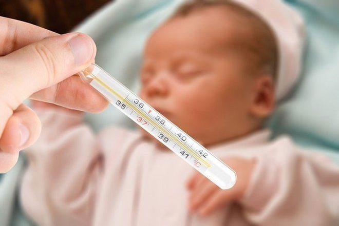 thân nhiệt của trẻ