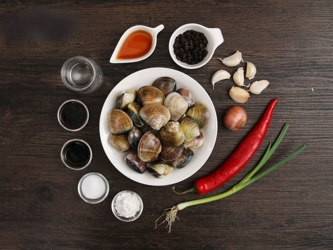 nguyên liệu cho món hến xào