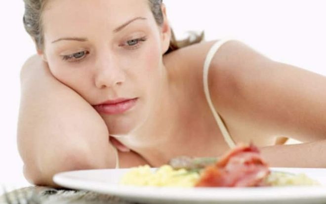 ăn uống thiếu dưỡng chất, hoặc nhịn đói, giảm cân sẽ làm chậm ngày rụng trứng