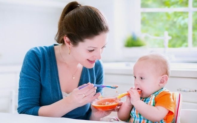 bổ sung dinh dưỡng cho bé bị đi ngoài