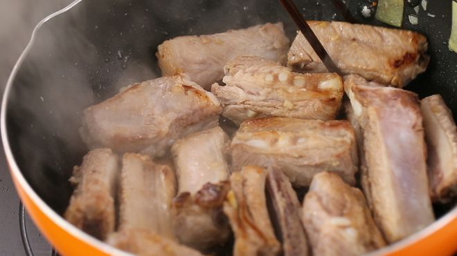 rán cháy cạnh sườn