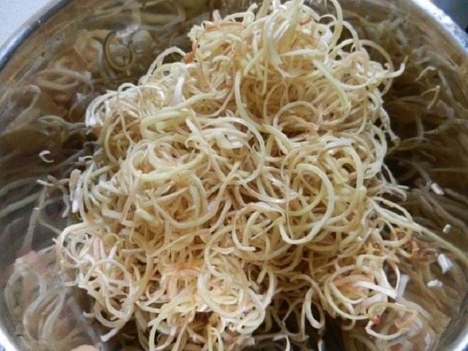 ngâm hoa chuối vào nước muối