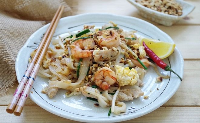 hủ tiếu xào tôm thịt