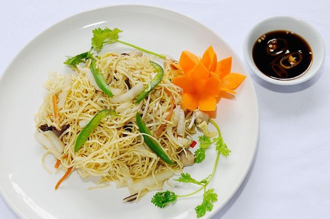 hủ tiếu xào