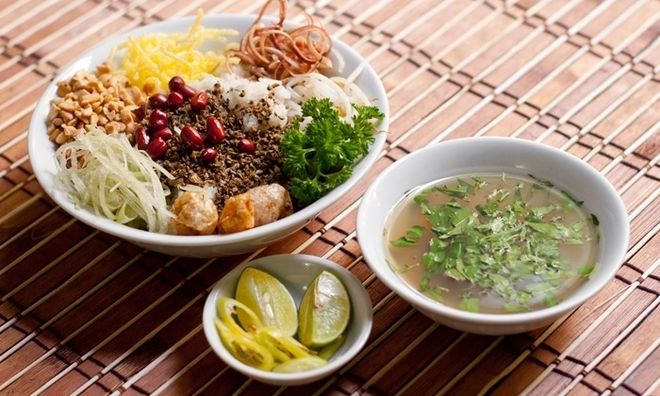 Cơm hến món ngon đặc trưng xứ Huế