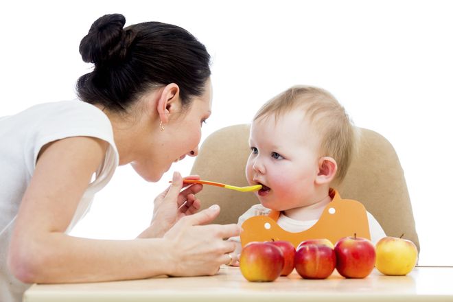 thực đơn dinh dưỡng hàng ngày cho bé 1 tuổi