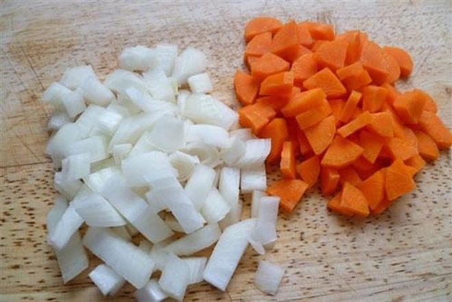 cà rốt hành tây thái nhỏ