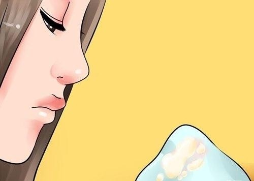 Bằng cách quan sát màu sắc và kiểm tra độ dính của dịch nhầy âm đạo bạn có thể dự đoán được thời điểm rụng trứng để quan hệ