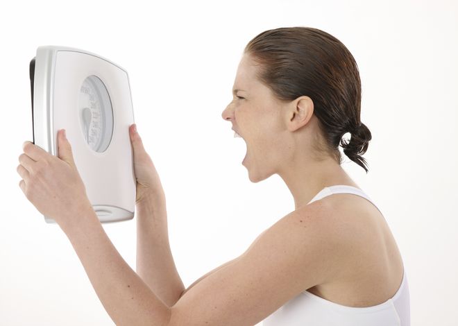 cân nặng mất kiểm soát cũng do rối loạn chu kì rụng trứng gây ra