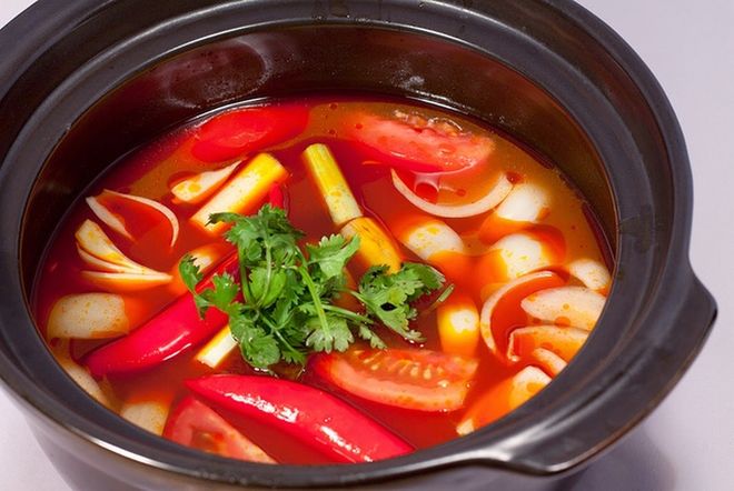 xào cà chua cho vào nước dùng