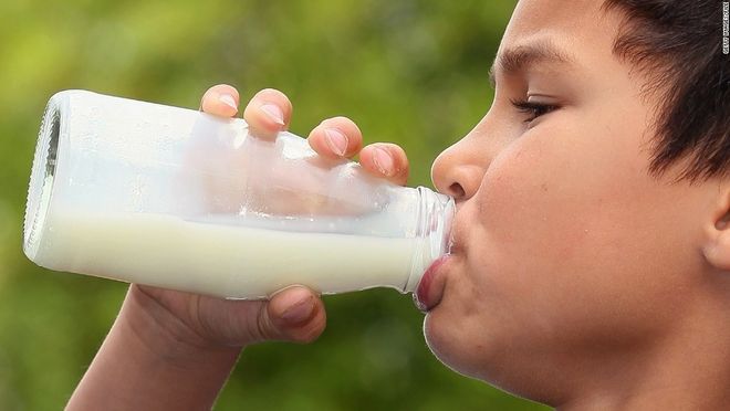 Trẻ béo phì cũng cần được uống sữa được chế theo công thức đặc biệt