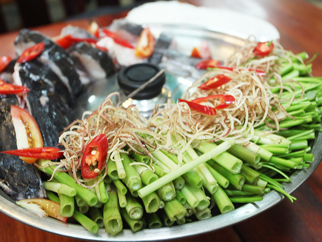 trình bày lẩu cá