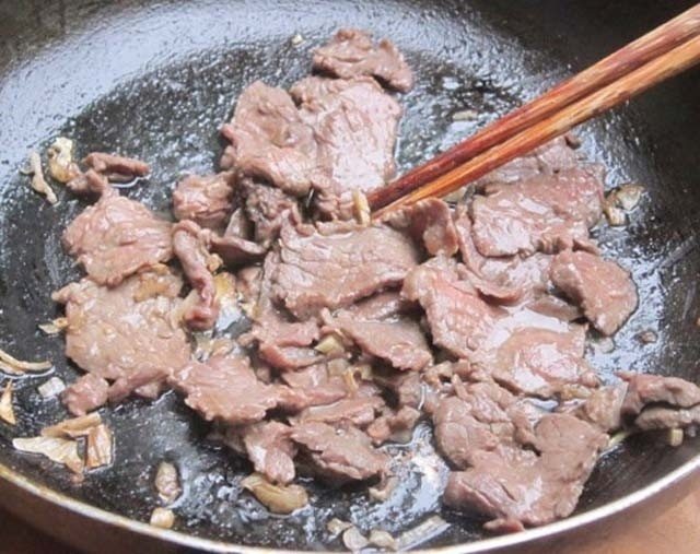 xào thịt bò