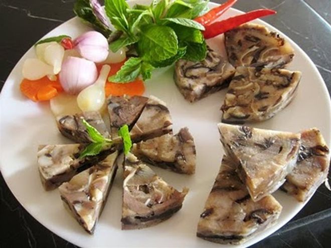 cắt giò xào thành từng miếng