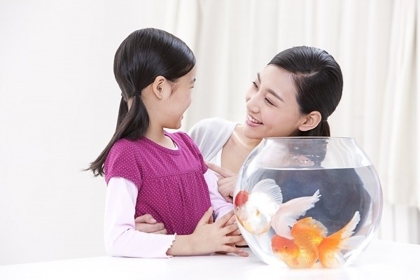 Bố mẹ hãy trò chuyện với trẻ nhiều hơn