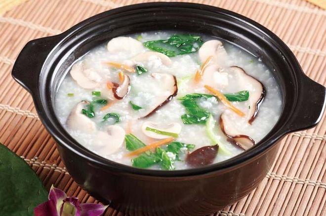 cháo gà nấm hương