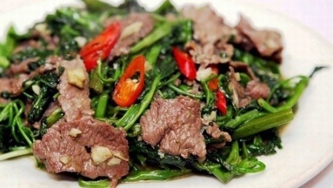 rau muống xào thịt bò ngon