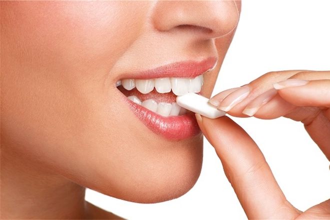 Mẹ bầu nhai sing gum để giảm chứng ợ nóng