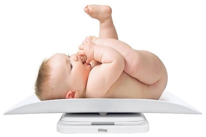 cân nặng chuẩn của trẻ 9 tháng tuổi là khi không mặc áo quần