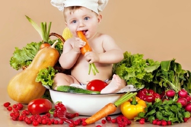 trẻ 9 tháng tuổi ăn nhiều thực phẩm để tăng cân