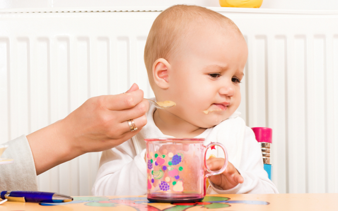 trẻ dưới 1 tuổi không chịu ăn dẫn đến thiếu cân nặng
