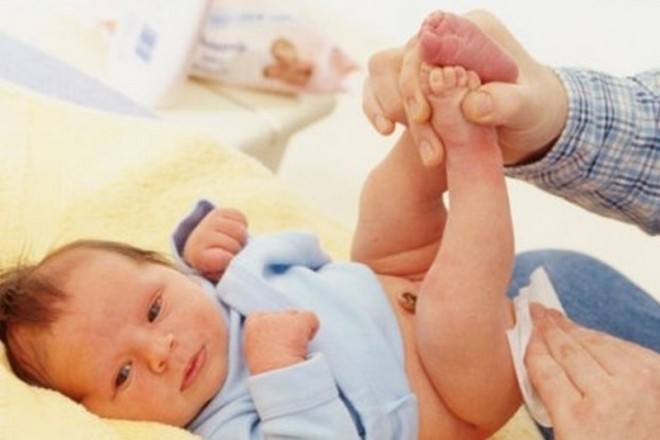 ve sinh cho bé 2 tháng tuổi