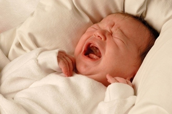 bé 6 tháng tuổi bị sốt