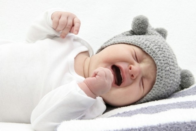 bé 6 tháng tuổi bị sốt do mọc răng