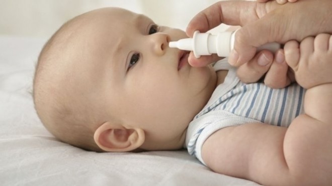 không tự ý dùng kháng sinh khi bé bị ngạt mũi lâu ngày