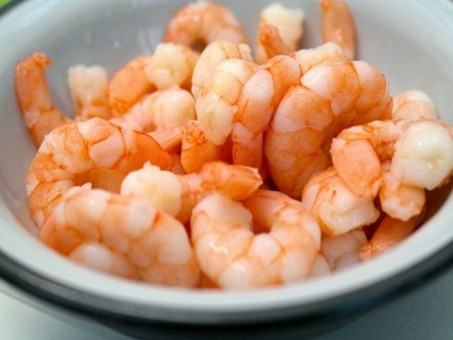 tôm luộc chín bóc vỏ