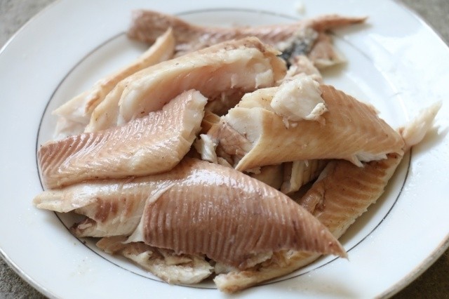 gỡ bỏ xương cá