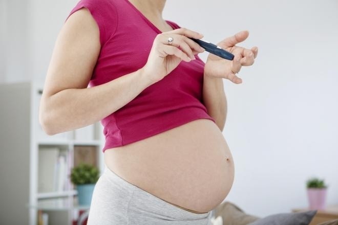 Nước ối nhiều có thể do mẹ, do thai nhi hoặc nhau thai